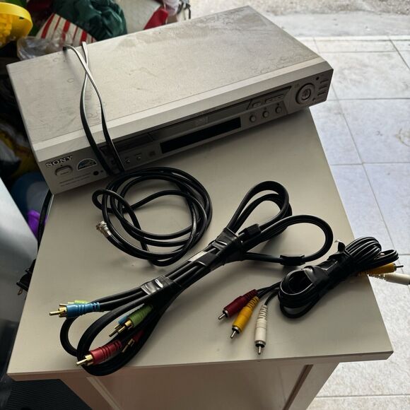 Sony Energy Star Progressive 12bit 54MHz Scan Player Dolby CD/DVD Player - Picture 9 of 9